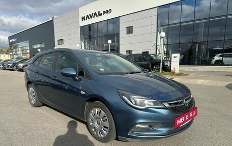 Opel Astra K, 2016 год, 1 299 000 рублей, 3 фотография