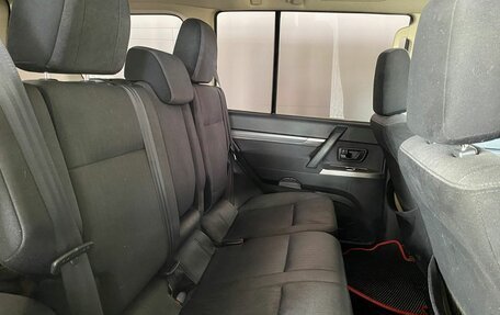 Mitsubishi Pajero IV, 2014 год, 2 150 000 рублей, 10 фотография