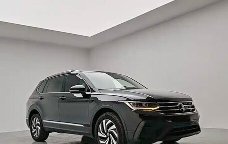 Volkswagen Tiguan II, 2024 год, 2 750 000 рублей, 1 фотография