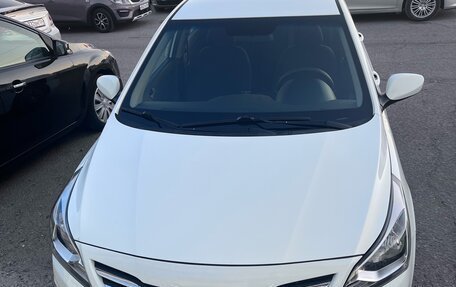 Hyundai Solaris II рестайлинг, 2015 год, 1 100 000 рублей, 3 фотография