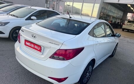 Hyundai Solaris II рестайлинг, 2015 год, 1 100 000 рублей, 4 фотография