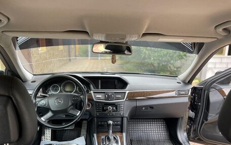 Mercedes-Benz E-Класс, 2010 год, 1 000 000 рублей, 10 фотография