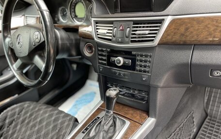 Mercedes-Benz E-Класс, 2010 год, 1 000 000 рублей, 11 фотография