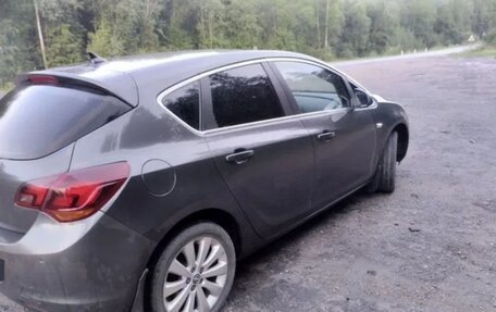 Opel Astra J, 2010 год, 720 000 рублей, 4 фотография