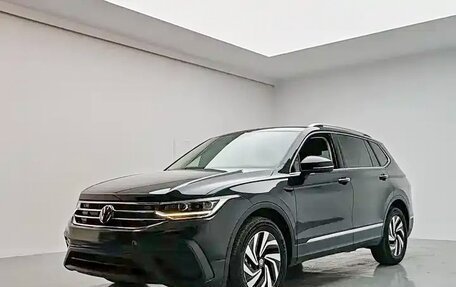 Volkswagen Tiguan II, 2024 год, 2 750 000 рублей, 3 фотография