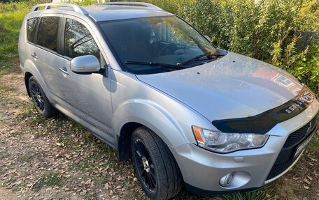 Mitsubishi Outlander III рестайлинг 3, 2010 год, 880 000 рублей, 3 фотография