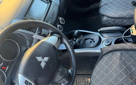 Mitsubishi Outlander III рестайлинг 3, 2010 год, 880 000 рублей, 8 фотография