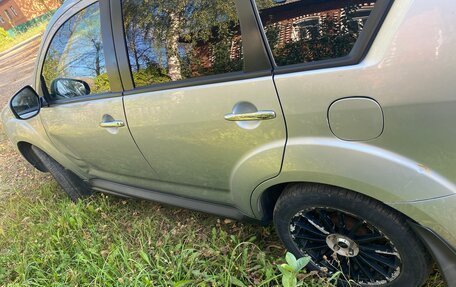 Mitsubishi Outlander III рестайлинг 3, 2010 год, 880 000 рублей, 7 фотография