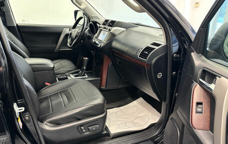 Toyota Land Cruiser Prado 150 рестайлинг 2, 2015 год, 3 350 000 рублей, 9 фотография