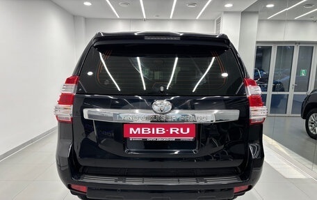 Toyota Land Cruiser Prado 150 рестайлинг 2, 2015 год, 3 350 000 рублей, 5 фотография