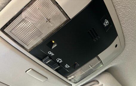 Toyota Land Cruiser Prado 150 рестайлинг 2, 2015 год, 3 350 000 рублей, 15 фотография