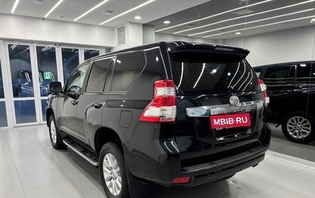 Toyota Land Cruiser Prado 150 рестайлинг 2, 2015 год, 3 350 000 рублей, 6 фотография