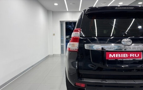 Toyota Land Cruiser Prado 150 рестайлинг 2, 2015 год, 3 350 000 рублей, 30 фотография