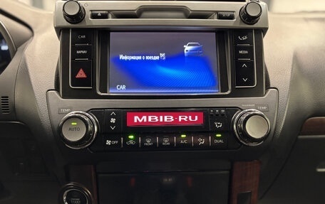 Toyota Land Cruiser Prado 150 рестайлинг 2, 2015 год, 3 350 000 рублей, 24 фотография