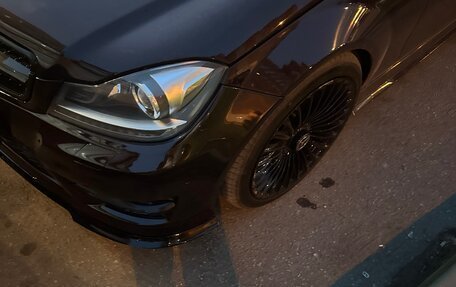 Mercedes-Benz C-Класс, 2011 год, 1 800 000 рублей, 2 фотография
