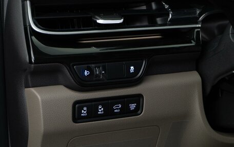 KIA Carnival, 2025 год, 7 687 738 рублей, 25 фотография