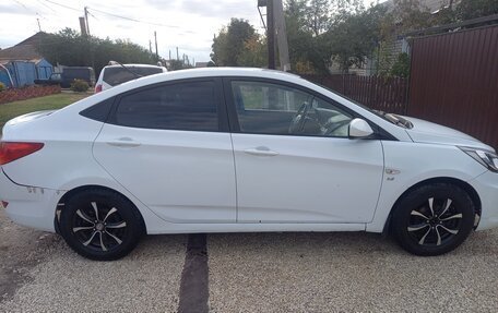 Hyundai Solaris II рестайлинг, 2012 год, 670 000 рублей, 11 фотография