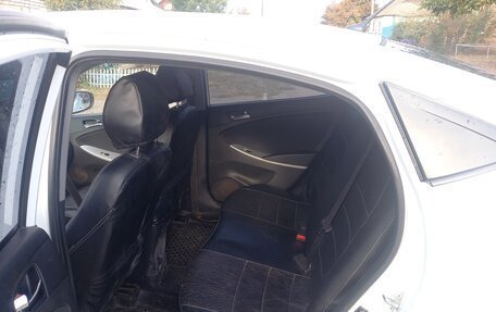 Hyundai Solaris II рестайлинг, 2012 год, 670 000 рублей, 9 фотография