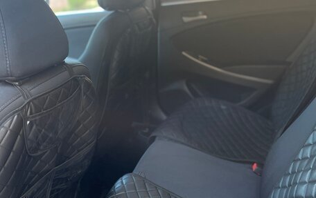 Hyundai Solaris II рестайлинг, 2016 год, 897 000 рублей, 16 фотография