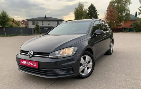 Volkswagen Golf VII, 2019 год, 1 430 000 рублей, 1 фотография