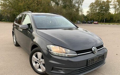 Volkswagen Golf VII, 2019 год, 1 430 000 рублей, 5 фотография
