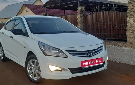 Hyundai Solaris II рестайлинг, 2014 год, 1 050 000 рублей, 1 фотография