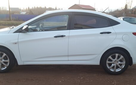 Hyundai Solaris II рестайлинг, 2014 год, 1 050 000 рублей, 5 фотография