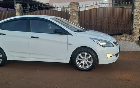 Hyundai Solaris II рестайлинг, 2014 год, 1 050 000 рублей, 3 фотография