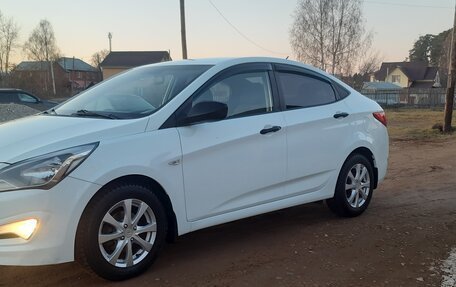 Hyundai Solaris II рестайлинг, 2014 год, 1 050 000 рублей, 7 фотография
