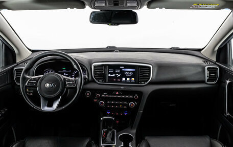 KIA Sportage IV рестайлинг, 2020 год, 2 099 000 рублей, 10 фотография