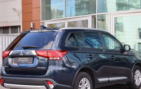 Mitsubishi Outlander III рестайлинг 3, 2018 год, 1 690 000 рублей, 5 фотография