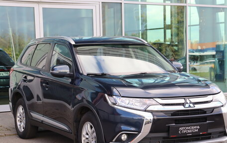 Mitsubishi Outlander III рестайлинг 3, 2018 год, 1 690 000 рублей, 7 фотография