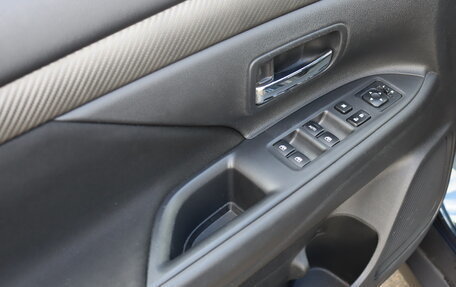 Mitsubishi Outlander III рестайлинг 3, 2018 год, 1 690 000 рублей, 9 фотография