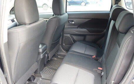 Mitsubishi Outlander III рестайлинг 3, 2018 год, 1 690 000 рублей, 21 фотография