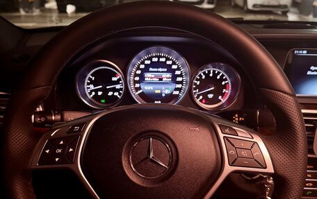 Mercedes-Benz E-Класс, 2016 год, 2 600 000 рублей, 3 фотография