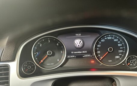 Volkswagen Touareg III, 2012 год, 2 500 000 рублей, 21 фотография