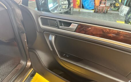Volkswagen Touareg III, 2012 год, 2 500 000 рублей, 33 фотография