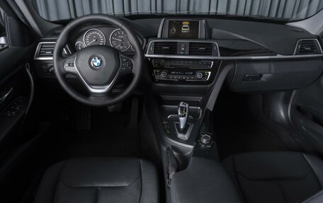BMW 3 серия, 2017 год, 1 684 000 рублей, 6 фотография
