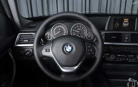 BMW 3 серия, 2017 год, 1 684 000 рублей, 13 фотография