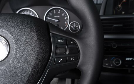 BMW 3 серия, 2017 год, 1 684 000 рублей, 18 фотография