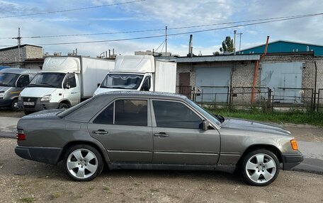 Mercedes-Benz E-Класс, 1994 год, 850 000 рублей, 4 фотография