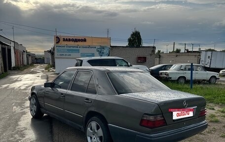 Mercedes-Benz E-Класс, 1994 год, 850 000 рублей, 7 фотография