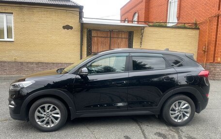 Hyundai Tucson III, 2016 год, 1 750 000 рублей, 2 фотография
