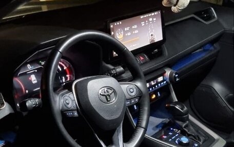 Toyota RAV4, 2021 год, 4 100 000 рублей, 13 фотография
