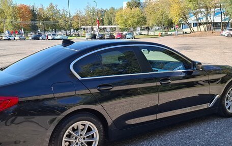 BMW 5 серия, 2019 год, 2 750 000 рублей, 3 фотография