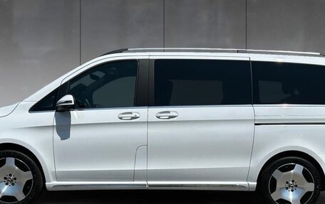 Mercedes-Benz V-Класс, 2024 год, 12 600 000 рублей, 3 фотография