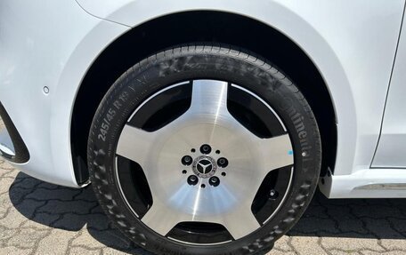 Mercedes-Benz V-Класс, 2024 год, 12 600 000 рублей, 2 фотография