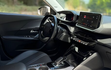 Peugeot 2008 II, 2022 год, 1 480 000 рублей, 9 фотография