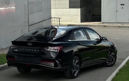 Hyundai Elantra, 2024 год, 2 080 000 рублей, 2 фотография