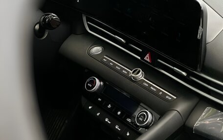 Hyundai Elantra, 2024 год, 2 080 000 рублей, 17 фотография